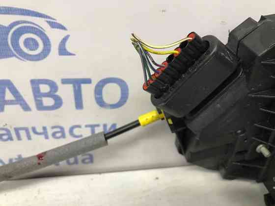 Замок двери задний правый Ford Kuga CBS 2.0 DIESEL 2011 (б/у) Київ