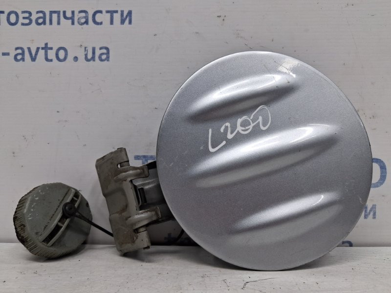 Лючок бака Mitsubishi L200 KB 2.5 DIESEL 4D56 2006 (б/у) Київ - зображення 1