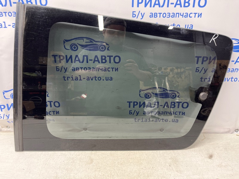Стекло в кузов заднее правое Mitsubishi Pajero Wagon 3 3.2 ДИЗЕЛЬ 4M41 1999 (б/у) Київ - зображення 1