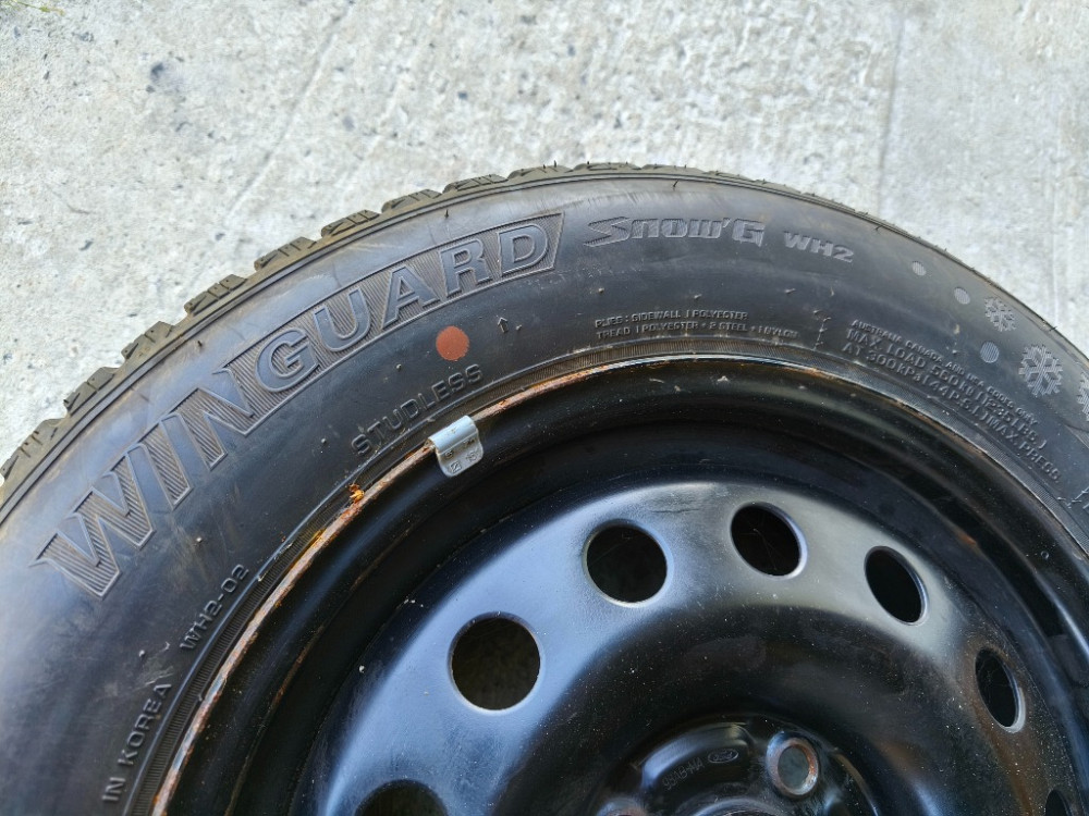 Диск с шиной 195/60 R15 Nexen Winguard Snow G WH2 Ford Fusion комплект Ковель - изображение 3