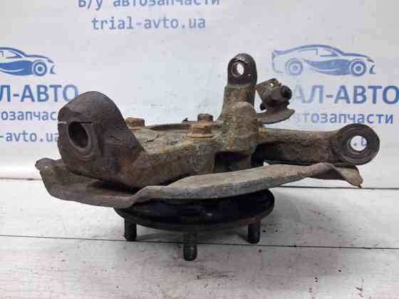 Кулак поворотный левый со ступицей Mitsubishi L200 KB 2.5 DIESEL 4D56 2006 (б/у) Киев