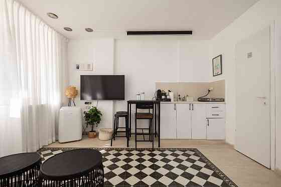 Студия у моря в Тель-Авиве и с видом на море. Миколаїв