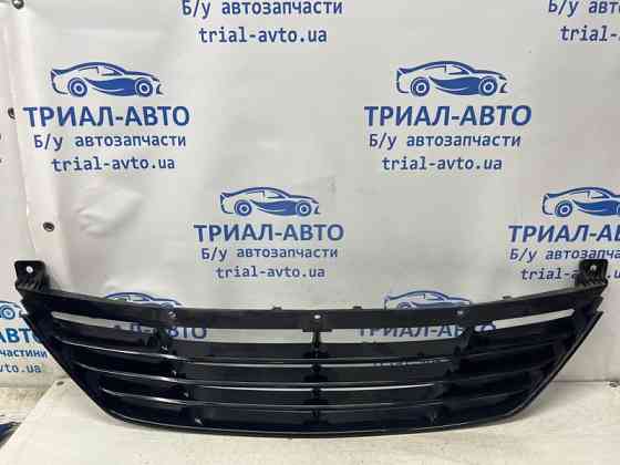 Решетка бампера центральная Hyundai IX35 LM 1.7 DIESEL D4FD 2009 (б/у) Киев