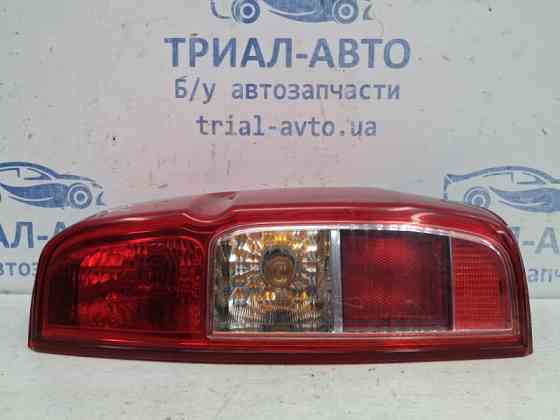 Фонарь задний внешний правый Nissan Navara D40 2.5 DIESEL YD25DDTI 2004 (б/у) Київ