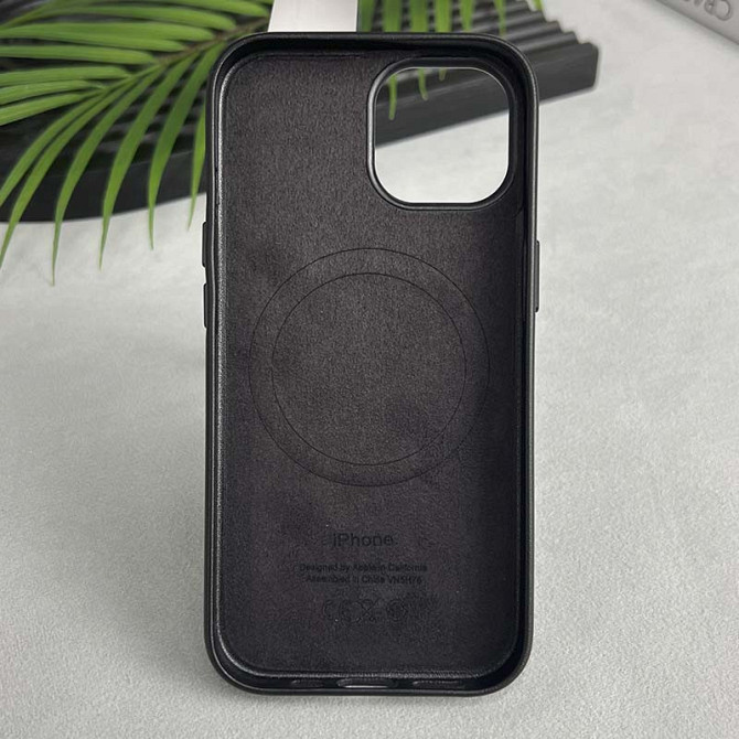 Кожаный чехол Leather Case (AAA) with MagSafe and Animation для Apple iPhone 16 Pro (6.3") Херсон - изображение 2