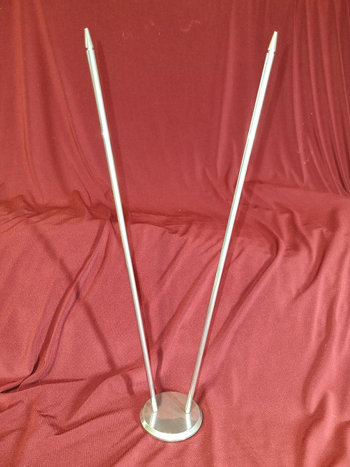 Настольный металлический флагшток на 2 флажка, глянцевый (2-рожковый) Киев - изображение 1