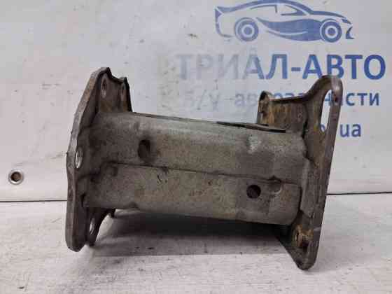 Кронштейн усилителя переднего бампера Kia Ceed ED 1.6 DIESEL D4FB 2006 прав. (б/у) Киев