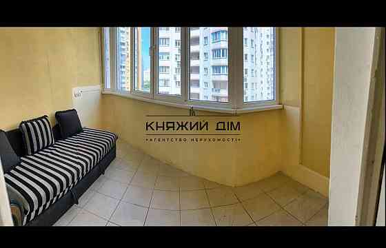 Продаж 3 кімнатної вул. Вишняківська ст м Харківська Київ