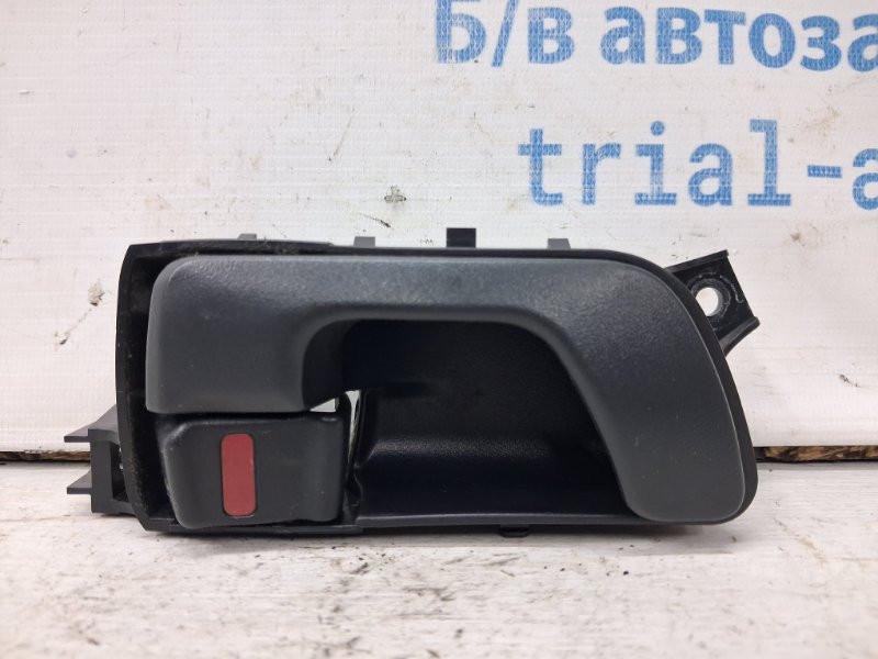 Ручка двери внутренняя правая Mitsubishi Pajero Wagon 3 3.2 ДИЗЕЛЬ 4M41 1999 (б/у) Киев - изображение 1