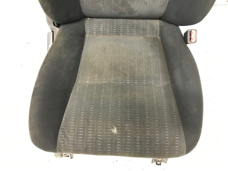 Сиденье переднее правое Mitsubishi Pajero Sport K9 2.5 DIESEL 4D56 1996 (б/у) Київ - зображення 6