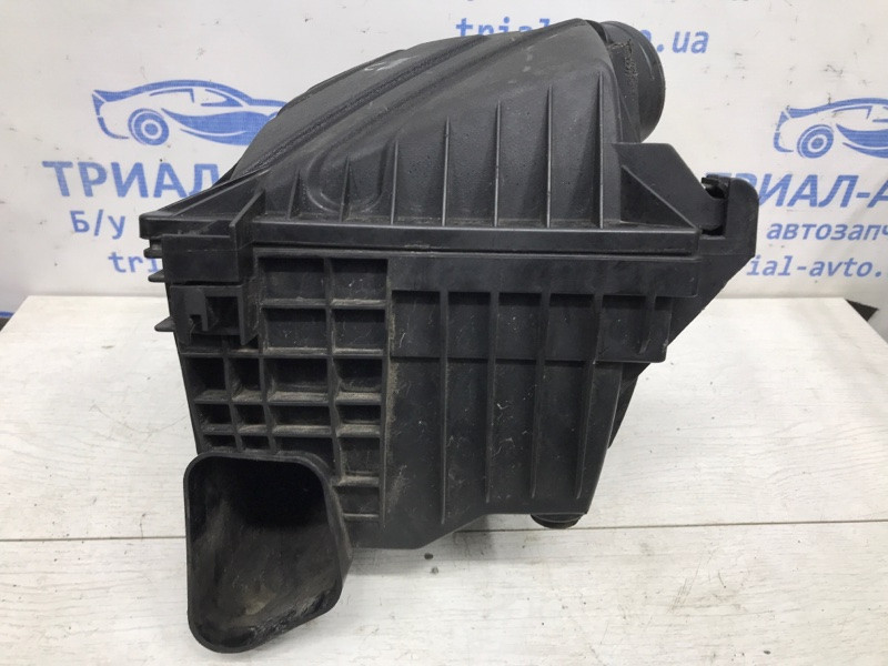 Корпус воздушного фильтра Toyota Avensis T27 2.0 DIESEL 2009 (б/у) Київ - зображення 2