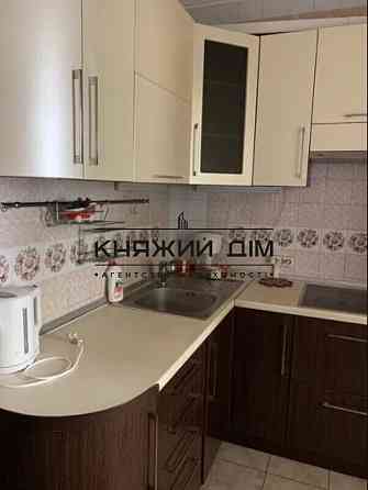 Оренда роздільної 3-х к.кв. . вулТростянецька 5Б,. метро Харківська Київ