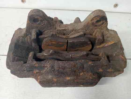 Суппорт передний правый Mitsubishi Pajero Wagon 4 3.2 ДИЗЕЛЬ 4M41 2006 (б/у) Киев