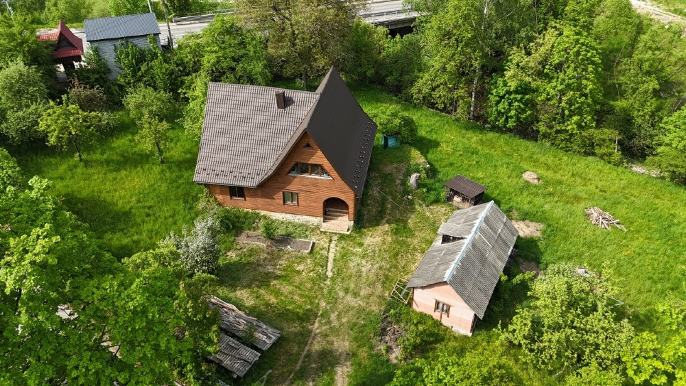 Триповерховий мансардний будинок в Яремче 240 м² Яремче - изображение 1