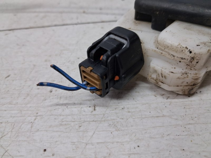 Замок двери передний левый Mitsubishi Pajero Wagon 3 3.2 ДИЗЕЛЬ 4M41 1999 (б/у) Київ - зображення 4