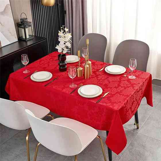 Жаккардовая скатерть Leeseph Рождественник 150×210см красная Одесса