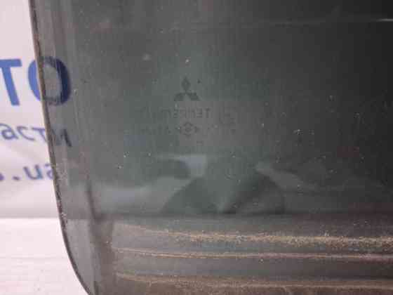 Стекло двери заднее правое Mitsubishi Pajero Sport K9 2.5 DIESEL 4D56 1996 (б/у) Киев