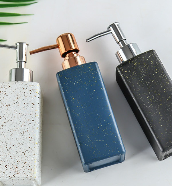 Дозатор для рідкого мила Точка 11773 350 мл зелений Київ - зображення 1