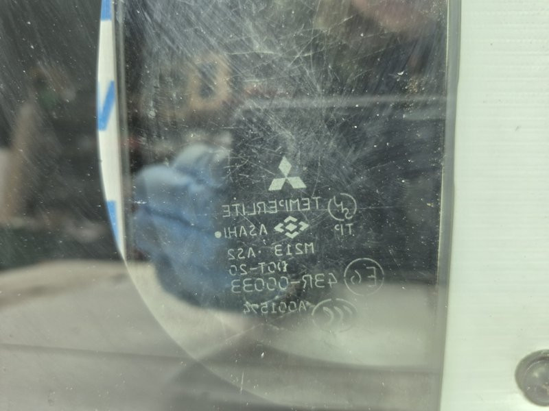 Стекло в кузов заднее правое Mitsubishi Pajero Wagon 3 3.2 ДИЗЕЛЬ 4M41 1999 (б/у) Киев - изображение 5
