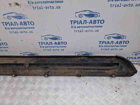 Накладка на подножку Mitsubishi Pajero Sport K9 2.5 DIESEL 4D56 1996 прав. (б/у) Київ