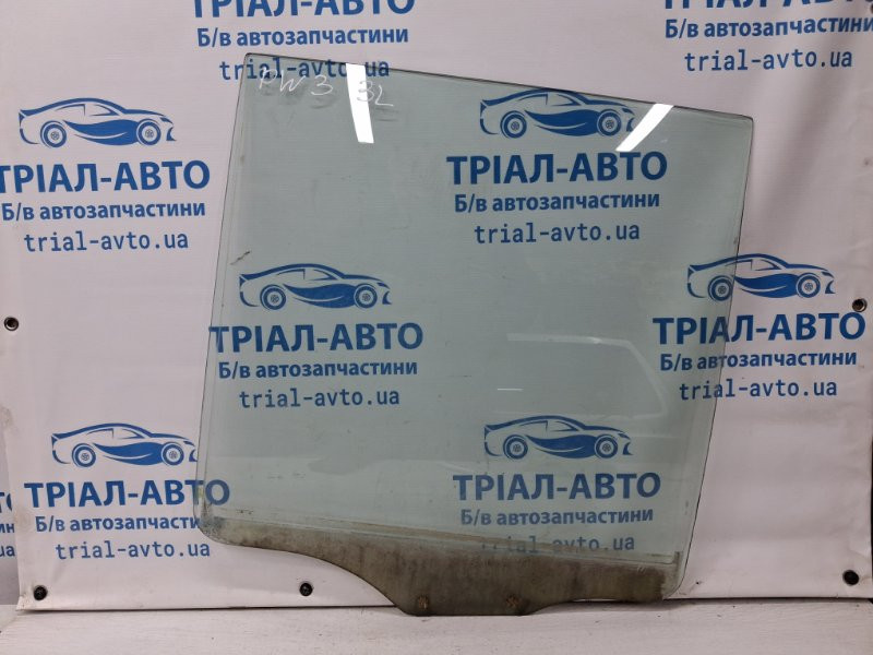 Стекло двери заднее левое Mitsubishi Pajero Wagon 3 3.2 ДИЗЕЛЬ 4M41 1999 (б/у) Киев - изображение 1