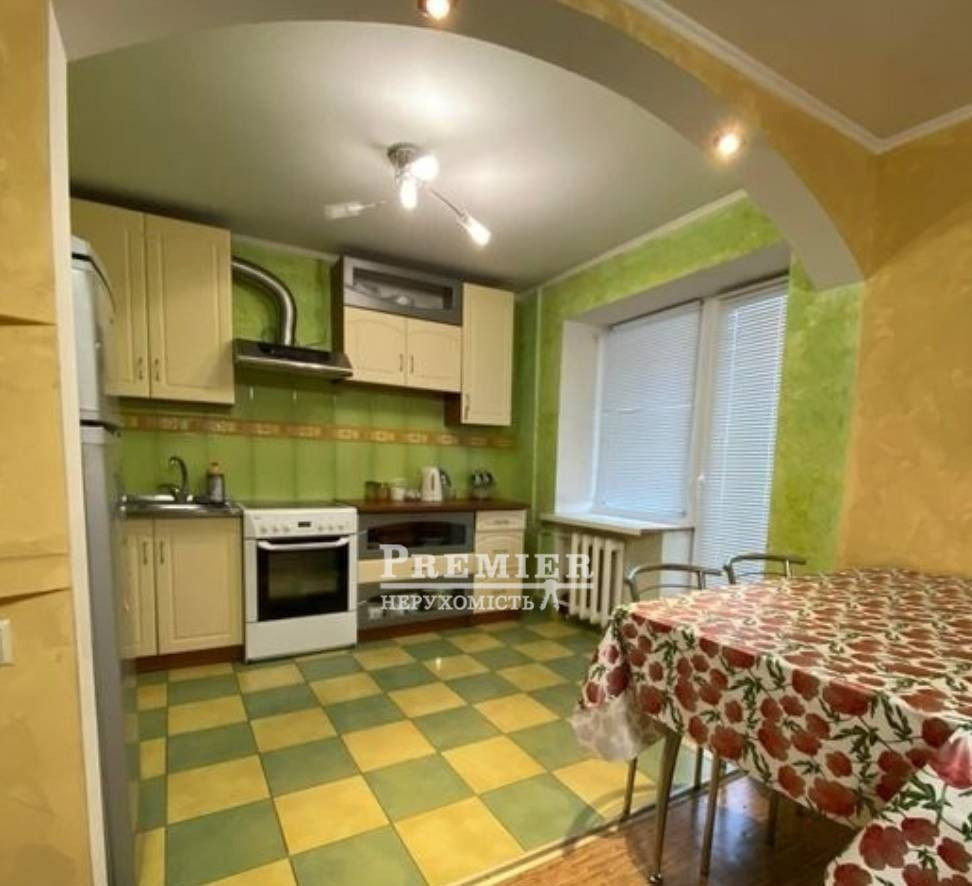 У новому будинку у продажу трикімнатна квартира Чорноморськ - зображення 1