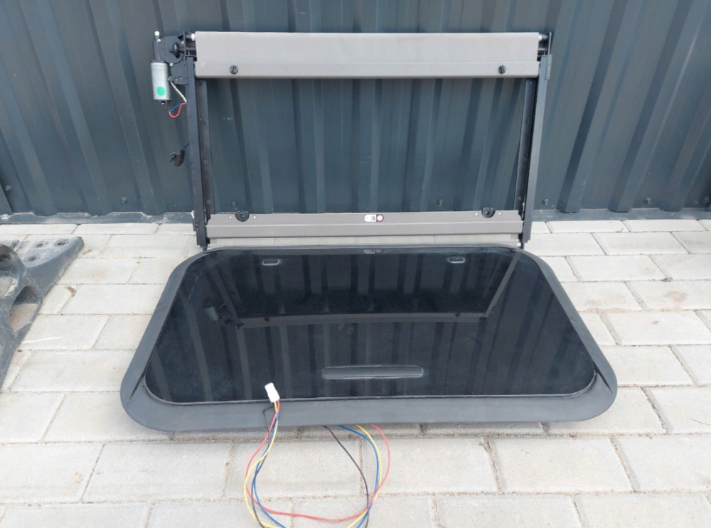 1822923 Люк в сборе электрический DAF XF 106 Euro 6 Львов - изображение 1