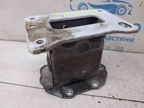 Кронштейн усилителя переднего бампера Kia Ceed 2006-2012 647201H010 (Арт. 84842) Киев