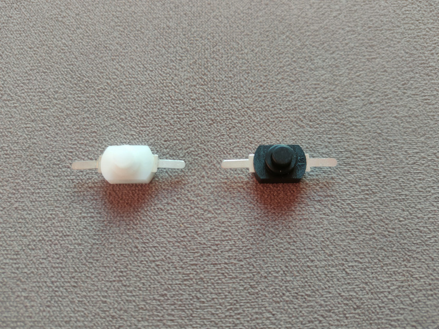 Кнопка компактная с фиксацией для фонариков и других устройств Київ - зображення 4