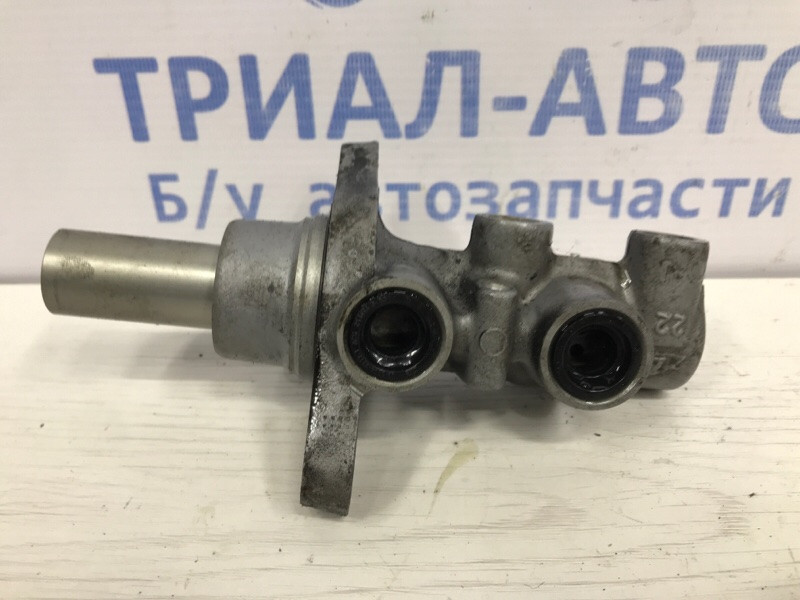 Тормозной цилиндр главный Mitsubishi Outlander XL 2.2 DIESEL 4N14 2007 (б/у) Киев - изображение 2