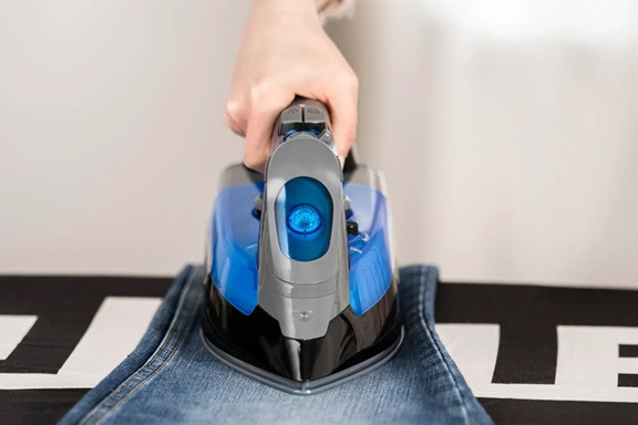 Утюг Zelmer ZIR3220 3000 Вт синий Киев - изображение 10