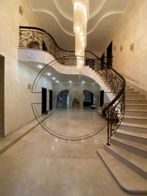 Аренда Коттеджа под съемки или жилья 820 м2 в 3 этажа 6 спален Киевская обл., Киево-Святошинский р-н Киев - изображение 1