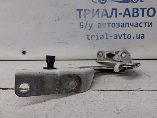 Петля капота правая Mitsubishi ASX GA 1.8 DIESEL 4N13 2010 (б/у) Київ - зображення 2