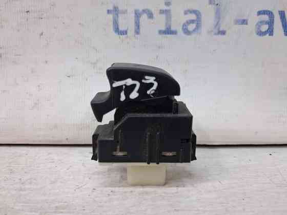 Кнопка стеклоподъемника Toyota Avensis T25 1.8 БЕНЗИН 1ZZFE 2002 (б/у) Київ