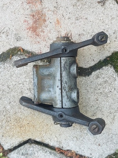  Блок коромысел дизеля 4ч8,5/11 Полтава - изображение 1