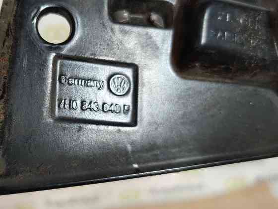 Ограничитель боковой сдвижной двери нижний VW T5 T6 2003-2019 (7H0843638E) Ковель