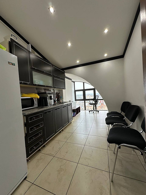 Не пропустіть, унікальне офісне приміщення в самому серці міста. Верхній поверх, тераси, ліфт Ивано-Франковск - изображение 9