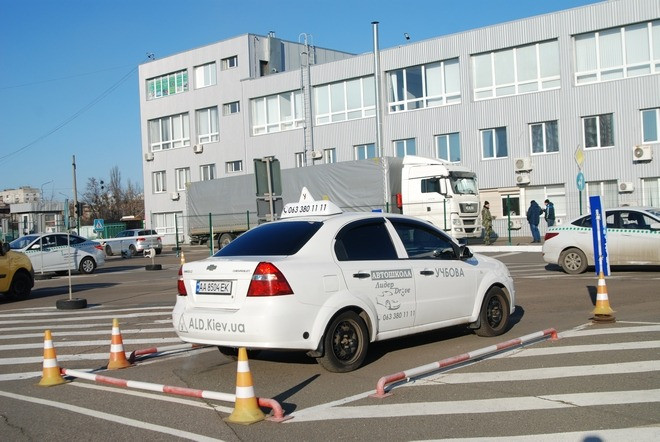 Уроки вождения Левый берег Киев, автошкола на Левом берегу Киев, уроки вождения с инструктором Киев Київ - зображення 2