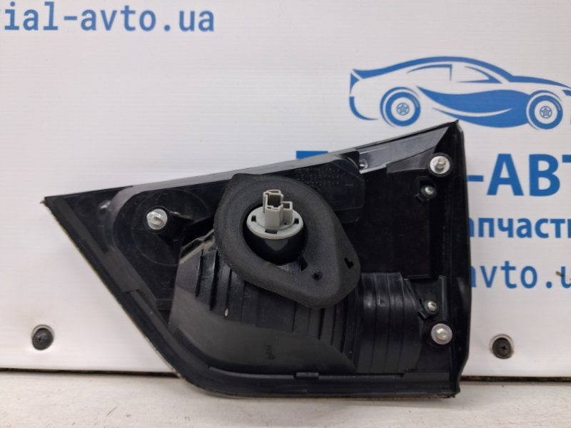 Фонарь задний внутренний левый Mitsubishi Outlander XL 2.4 БЕНЗИН 4B12 2007 (б/у) Київ - зображення 4