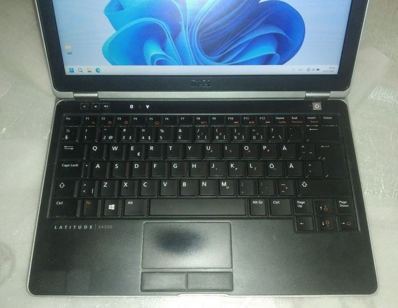 Ноутбук Dell Latitude E6230 с 3G Київ - зображення 4