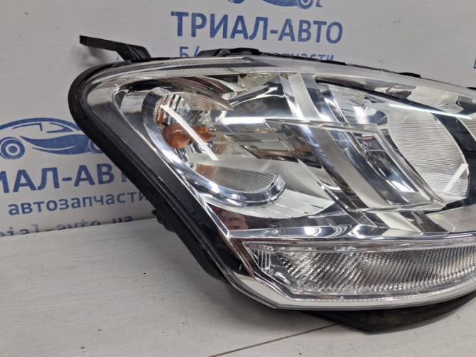 Фара правая галоген SsangYong Korando C200 2.0 DIESEL D20DT 2010 (б/у) Київ - зображення 3