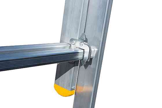 Лестница алюминиевая MASTERTOOL трехсекционная комбинированная 3х9 ступеней h=6200 мм max 150 кг 79- Харьков