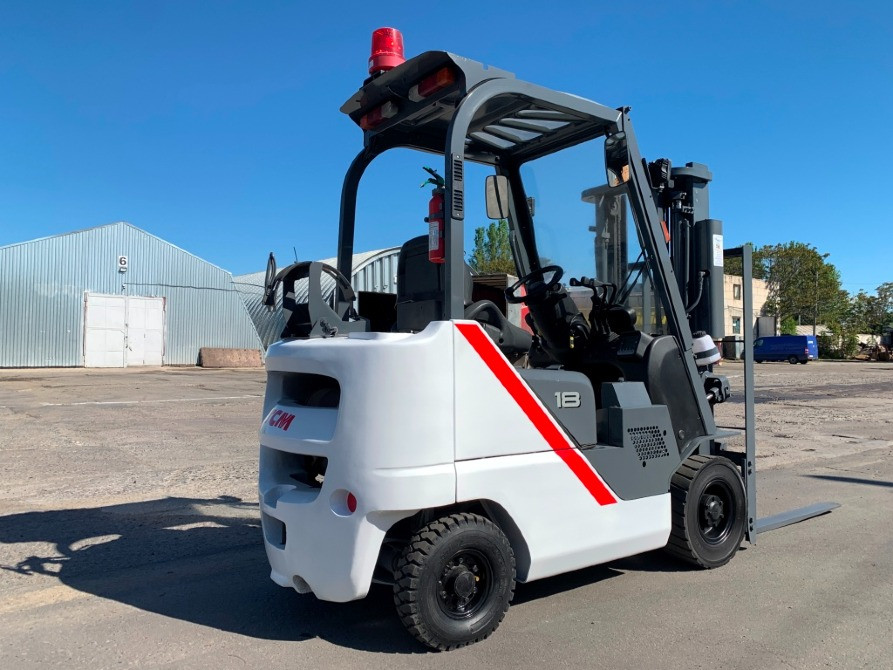 Вилочный автопогрузчик TCM (Nissan), с полукабиной, печью и позиционером вил. Модель: FGE18T5. Ужгород - изображение 4