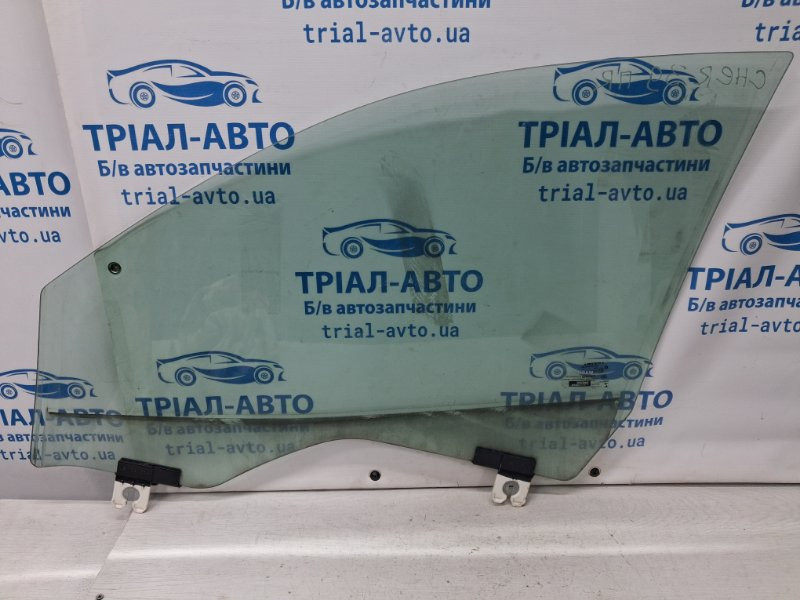 Стекло двери переднее правое Jeep Cherokee KL 2.4 БЕНЗИН ED6 2013 (б/у) Киев - изображение 2