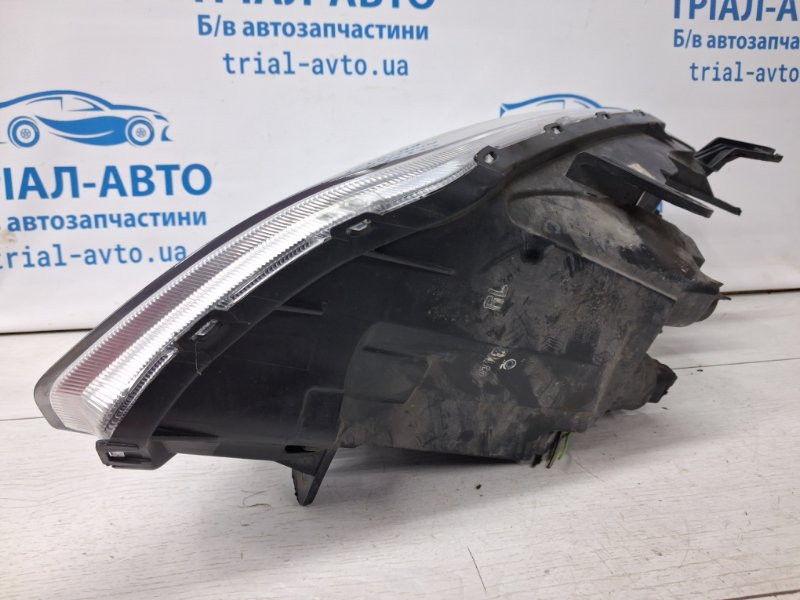 Фара правая галоген SsangYong Korando C200 2.0 DIESEL D20DT 2010 (б/у) Киев - изображение 5