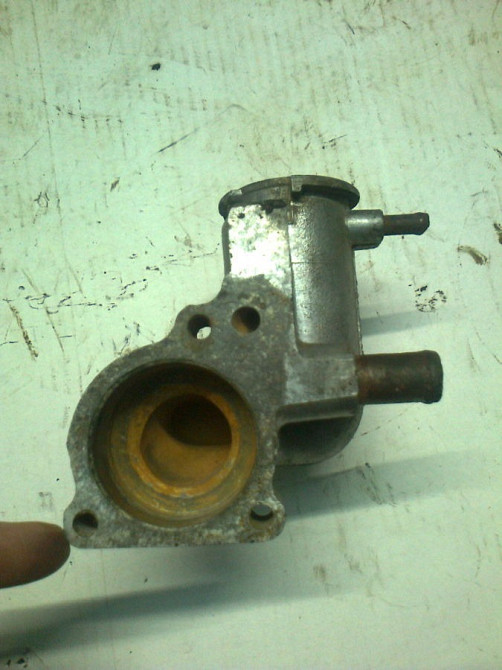 Корпус термостату Ford 81sf-8k572-RА оригінал Винница - изображение 4