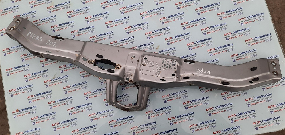 A2026201834 Панель передняя (телевизор) Mercedes W202 C Дніпро - зображення 1