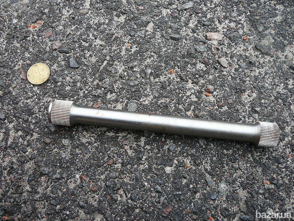 Валик привода нагнетателя ЯАЗ-204 Полтава - изображение 1