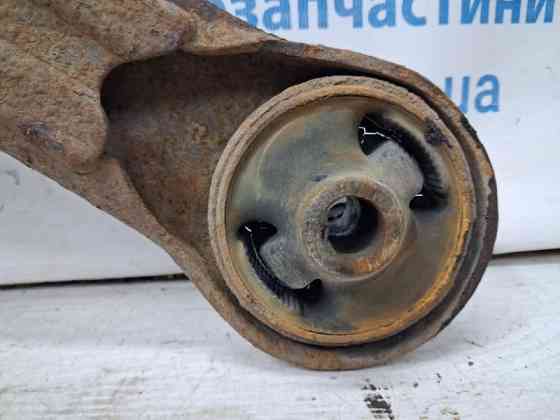 Рычаг правый Toyota Avensis T25 2.2 DIESEL 2ADFTV 2002 (б/у) Киев