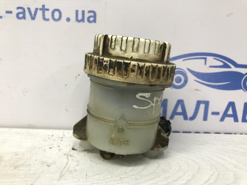 Бачок главного тормозного цилиндра Mitsubishi Pajero Sport K9 2.5 DIESEL 4D56 1996 (б/у) Київ - зображення 1